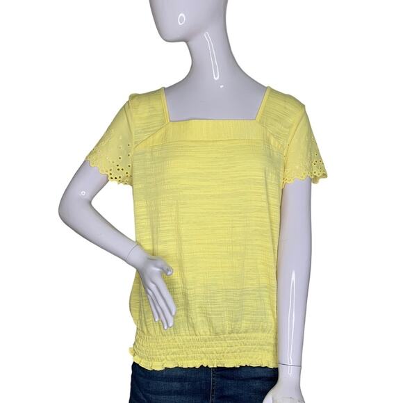89th Street & Madison Top Eyelet Short Sleeve Yellow Elastic on Hem Size M - Picture 1 of 10